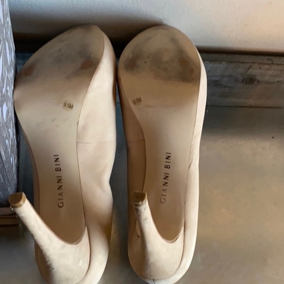 Gianni Bini Nude pump heels - Picture 6 of 8